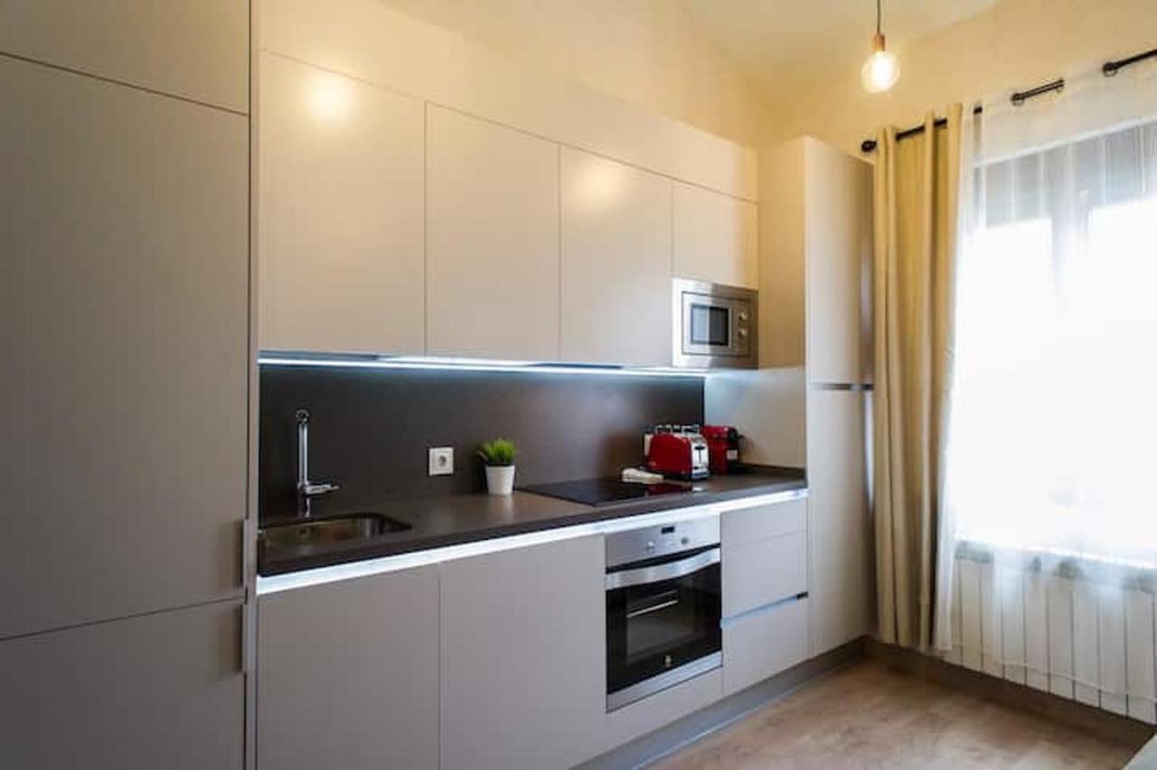 Premium Apartment La Latina 1. サラマンカ エクステリア 写真